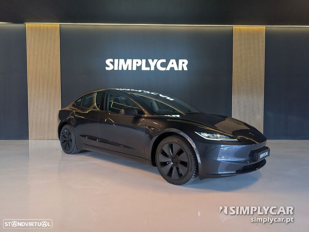 Tesla Model 3 - 3