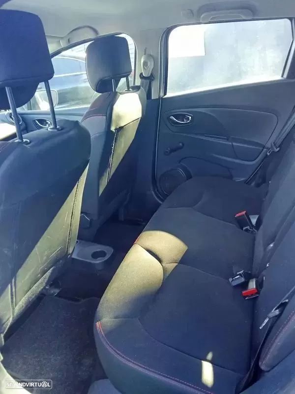 Renault Clio Break 1.5 dCi Dynamique S - 17