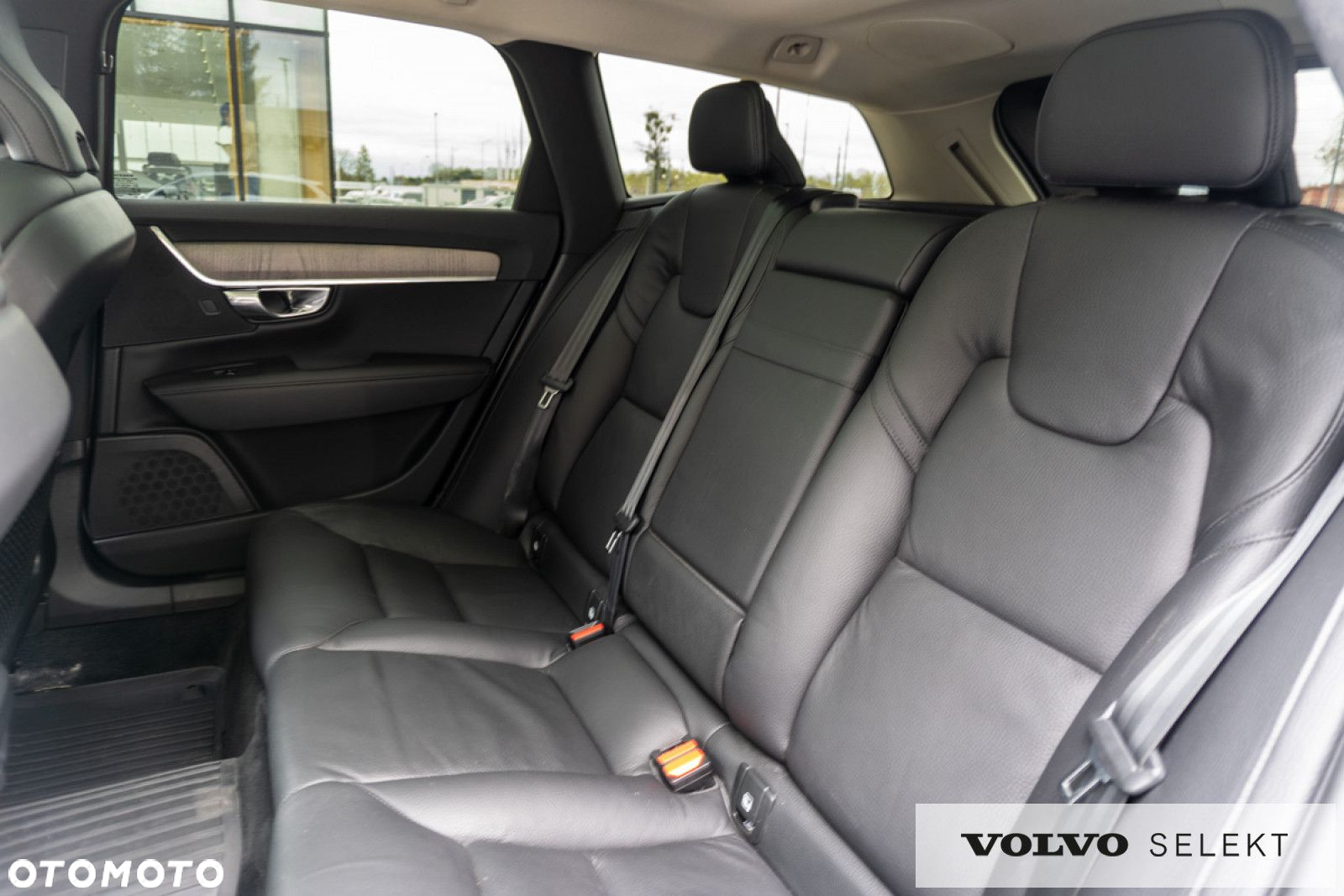 Volvo V90 Cross Country - 11