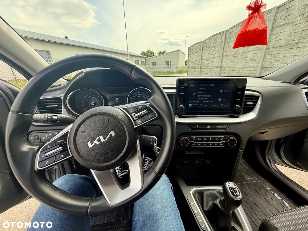 Kia Ceed 1.5 T-GDI M - 11