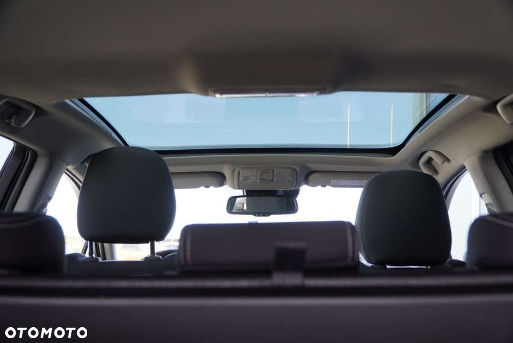 Toyota Avensis 2.0 D-4D Premium - 23