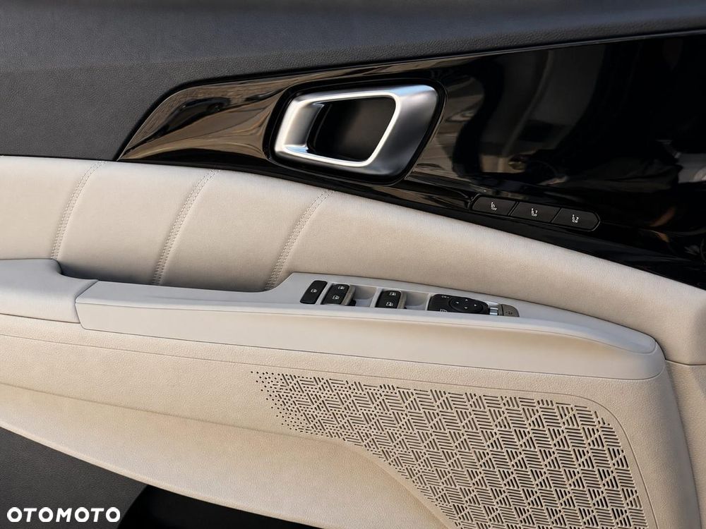 Kia Carnival - 6