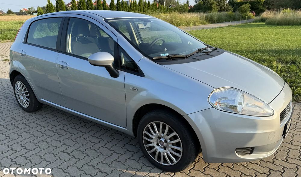 Fiat Grande Punto Actual 1.4 8V Estiva Blue&Me Euro5 - 2