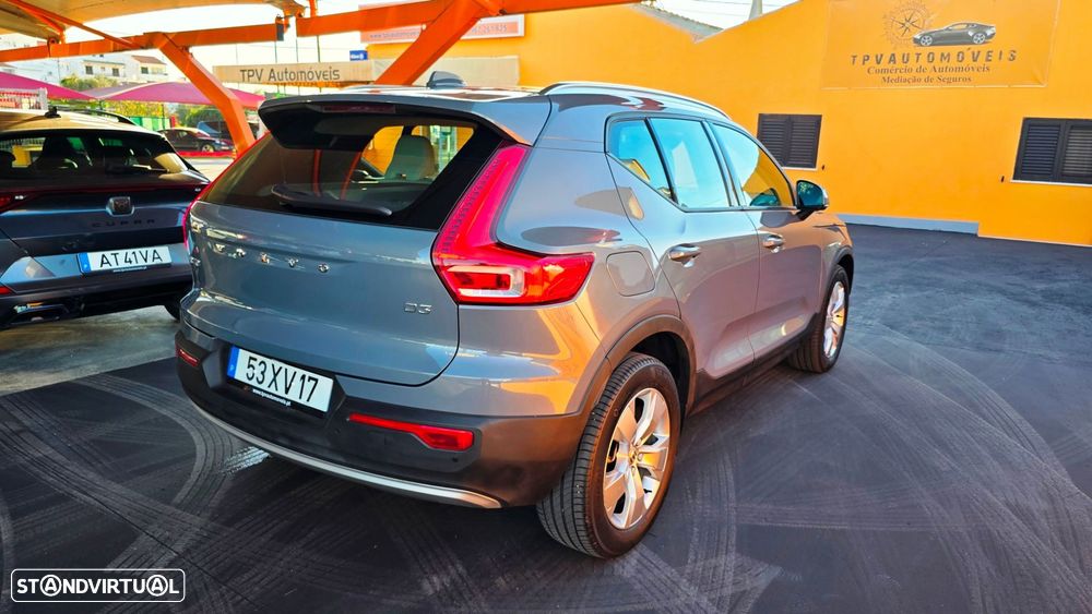 Volvo XC 40 2.0 D3 Momentum Geartronic - 18