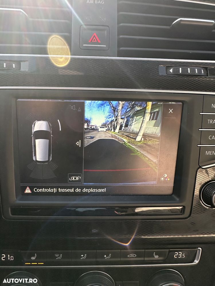 Volkswagen Golf - 24