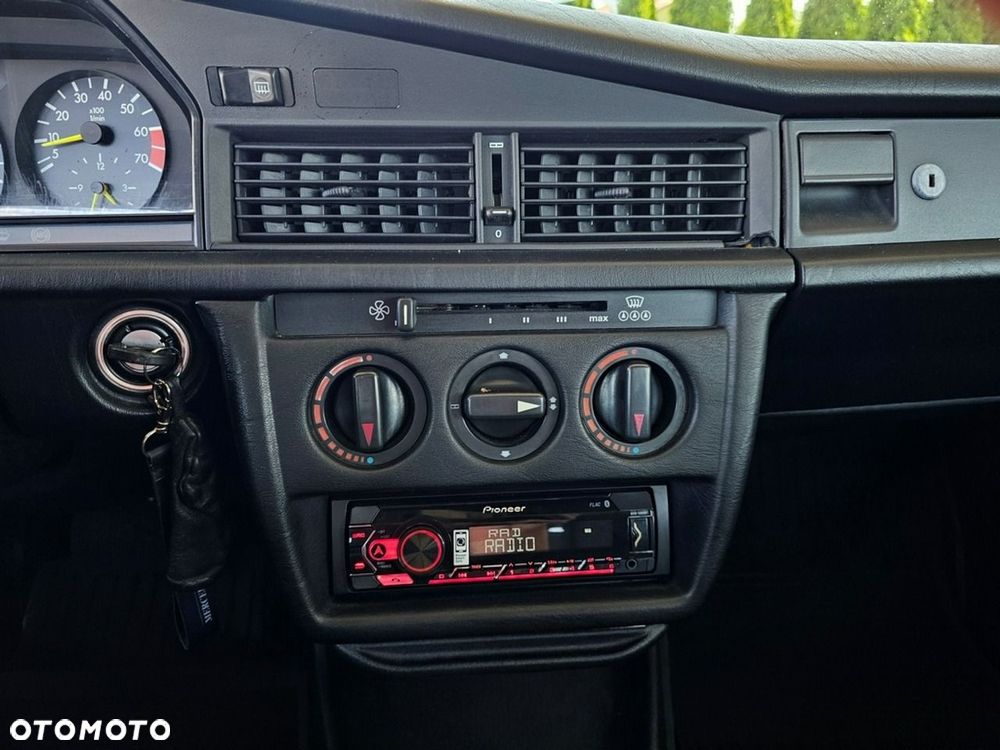 Mercedes-Benz W201 (190) - 20