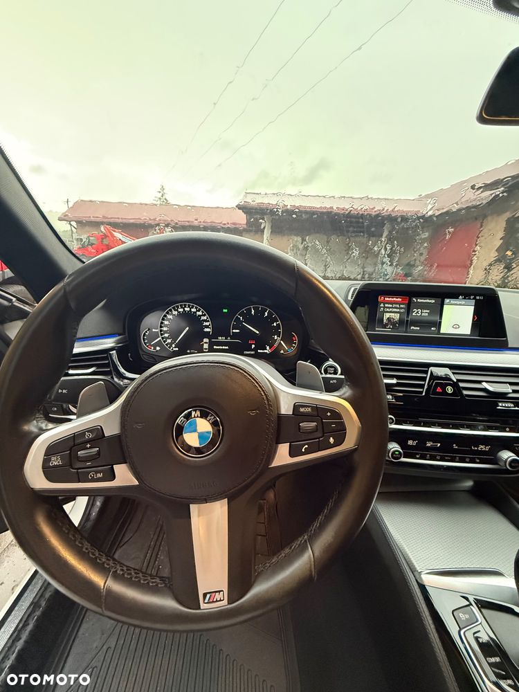 BMW Seria 5 518d M Sport - 16