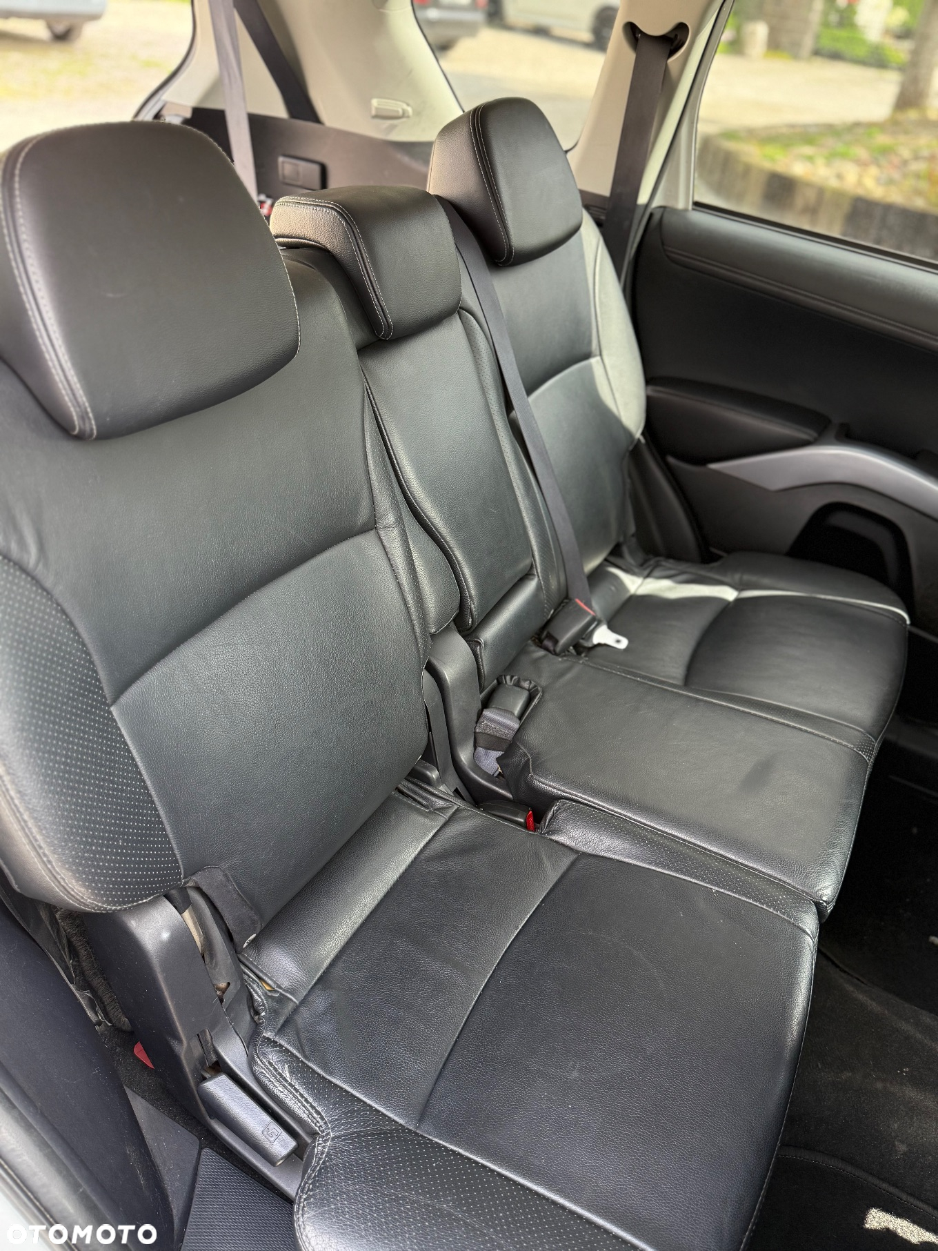 Mitsubishi Outlander - 8