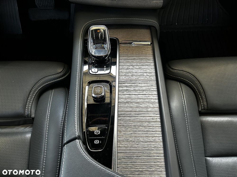 Volvo XC 90 - 16