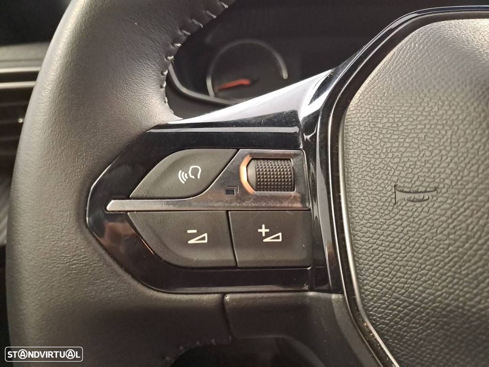 Peugeot 2008 1.2 PureTech Active Pack - 16