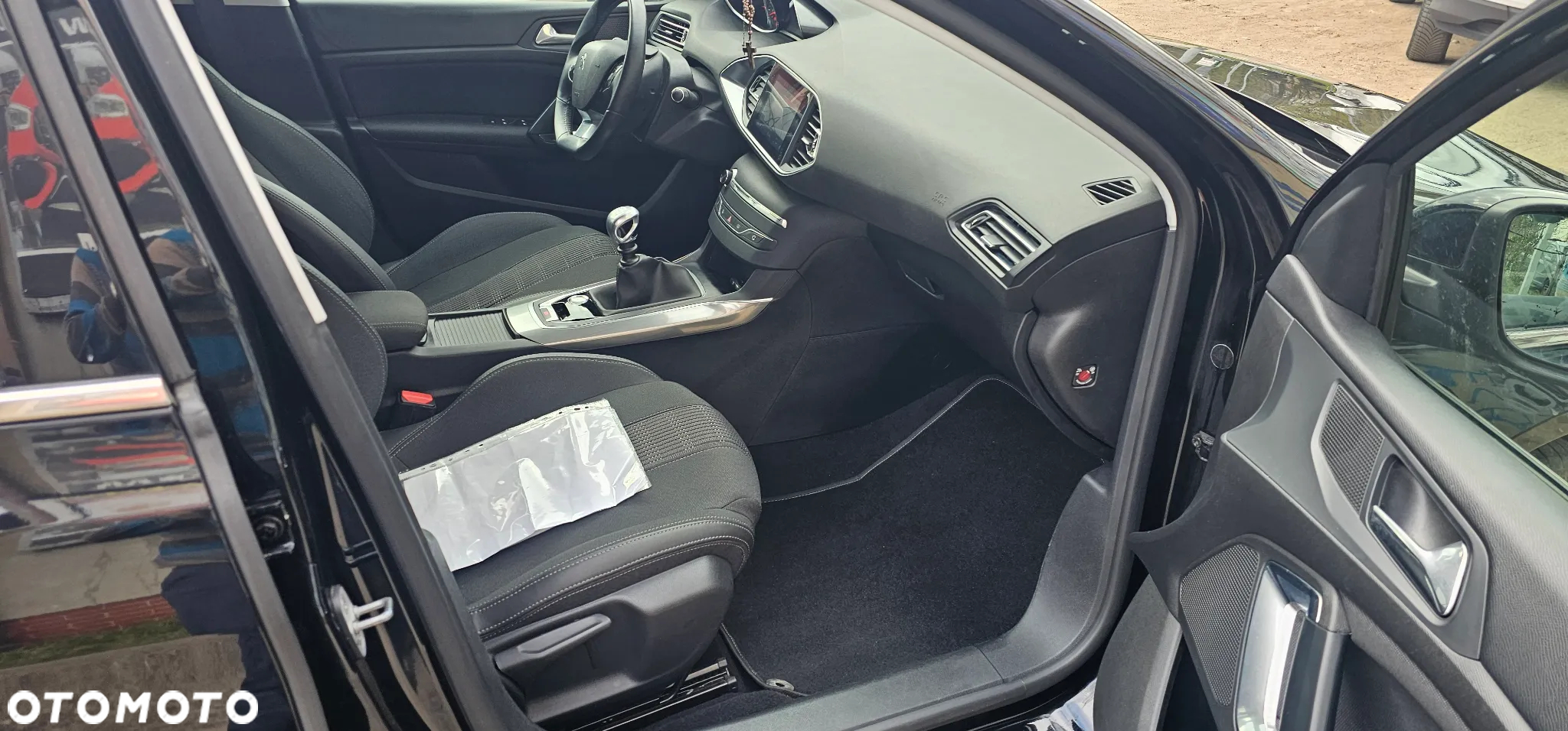 Peugeot 308 1.5 BlueHDi Allure S&S - 21