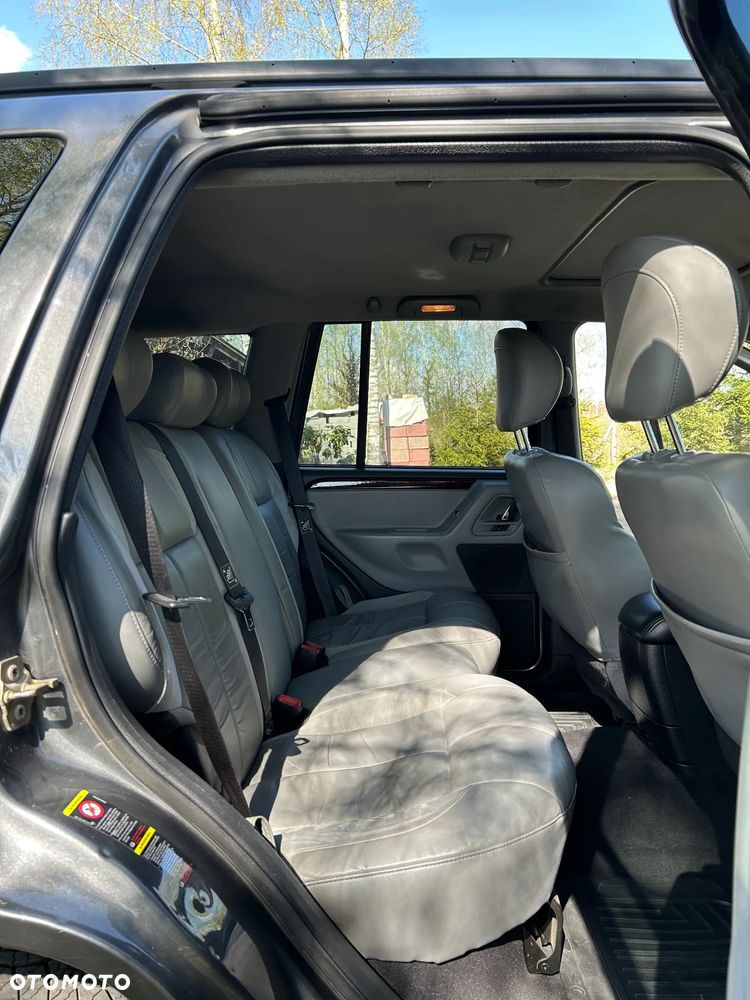 Jeep Grand Cherokee - 27