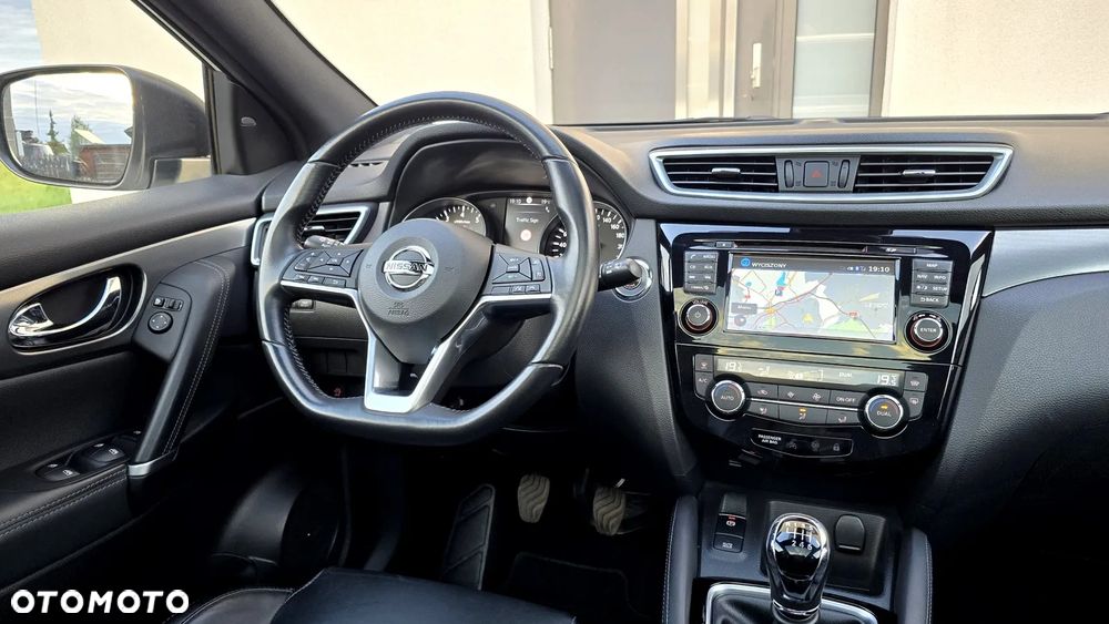 Nissan Qashqai 1.2 DIG-T TEKNA+ - 24