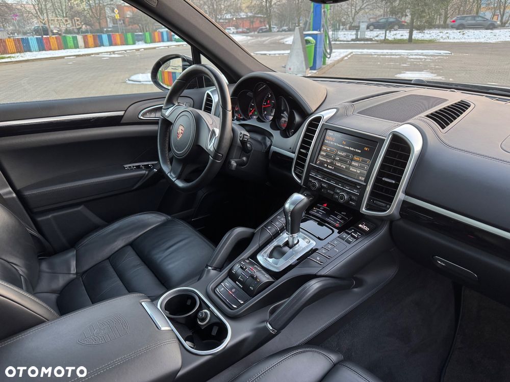 Porsche Cayenne Platinum Edition - 29