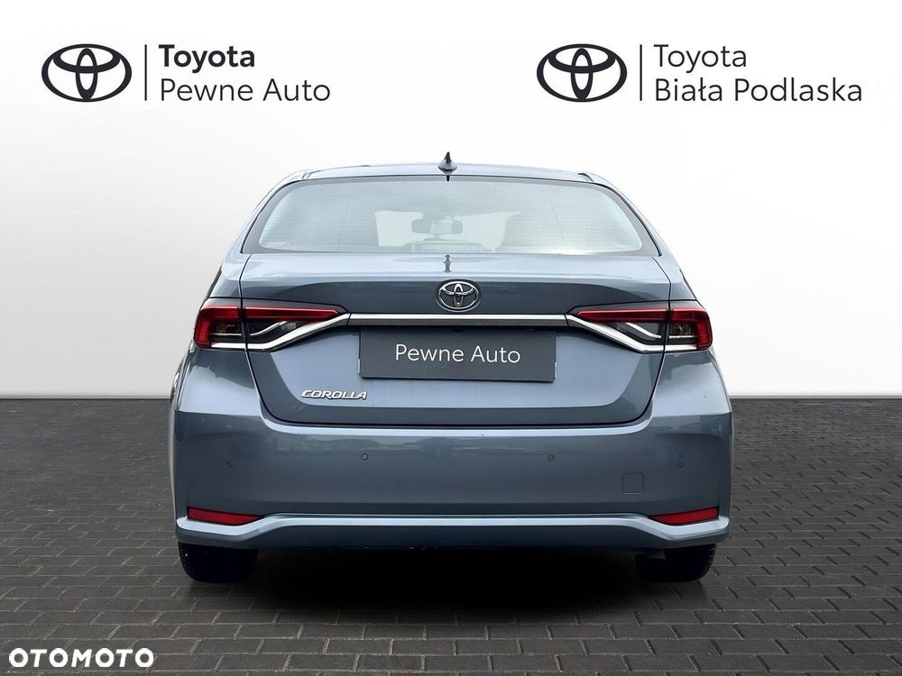 Toyota Corolla - 4