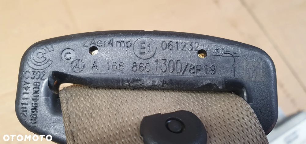 Pas bezpieczeństwa napinacz lewy przód przedni lewy Mercedes GL X166 W166 A1668601300 - 8