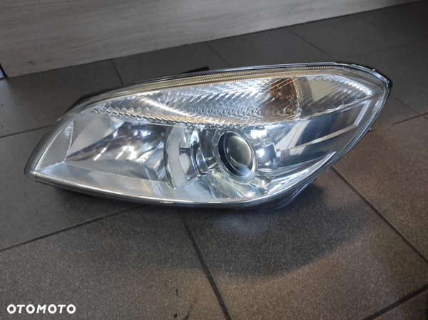 LAMPA PRZEDNIA LEWA SKODA FABIA 2 LIFT BI HALOGEN EUROPA WYSYŁKA !!!!