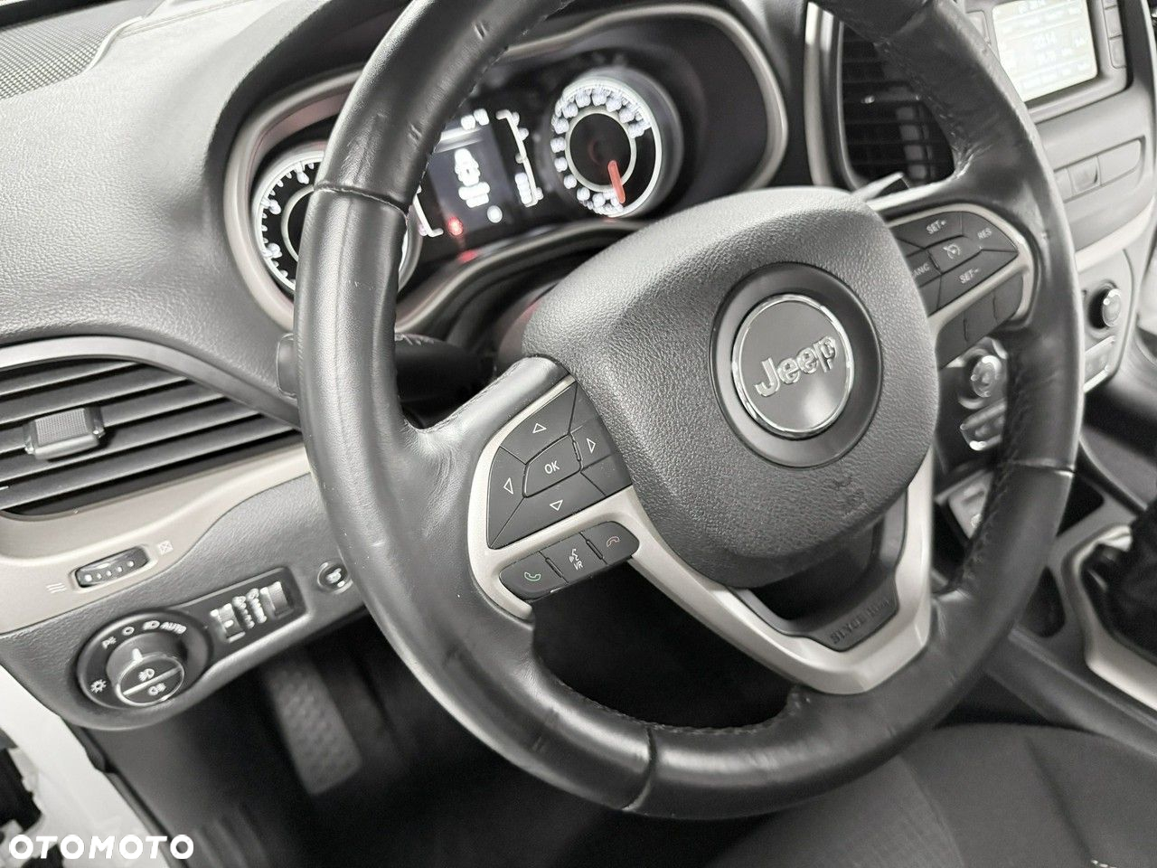Jeep Cherokee 2.0 MJD 4x2 Longitude EU6 - 32