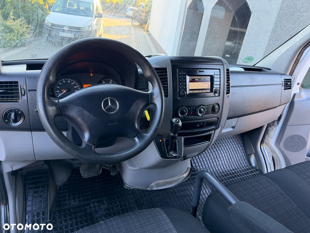 Mercedes-Benz Sprinter - 26