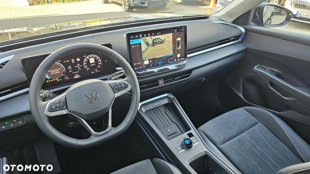 Volkswagen T-Roc - 16