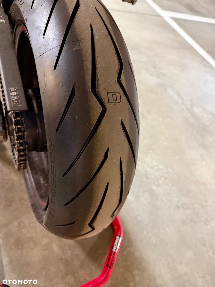 Triumph Street Triple - 9