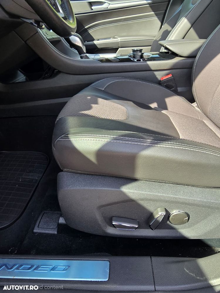 Ford Mondeo 2.0 TDCI PowerShift Titanium - 34