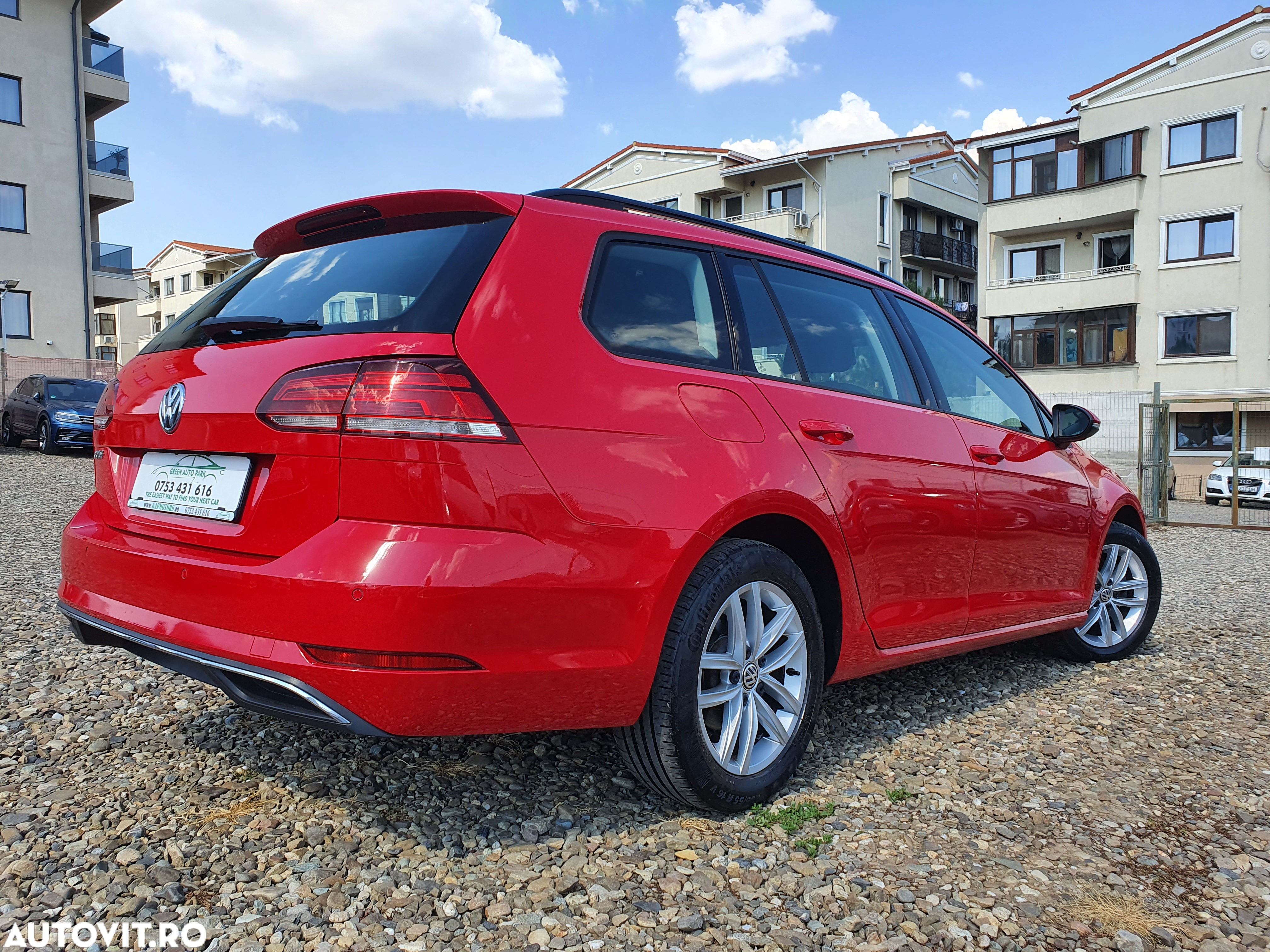 Volkswagen Golf 1.6 TDI Comfortline - 12