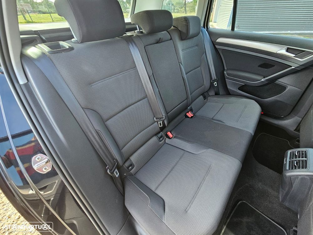 VW Golf Variant 1.6 TDi Confortline - 23