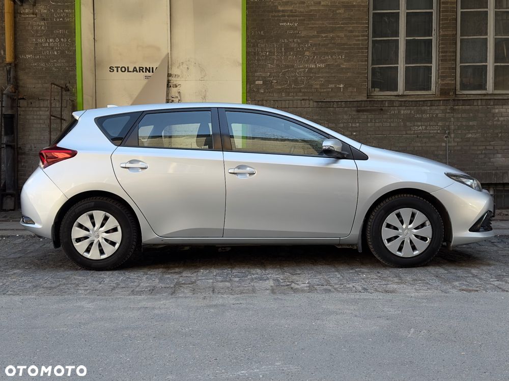 Toyota Auris - 14
