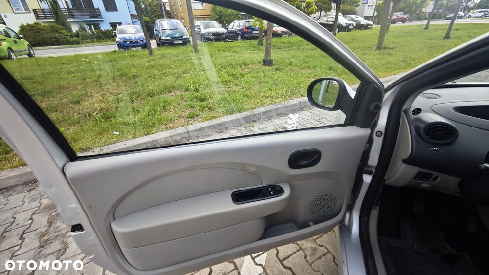 Renault Twingo 1.2i 16V Expression - 12