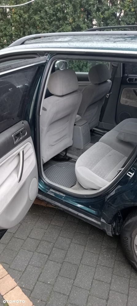 Volkswagen Passat 1.9 TDI Comfortline Tiptr - 12