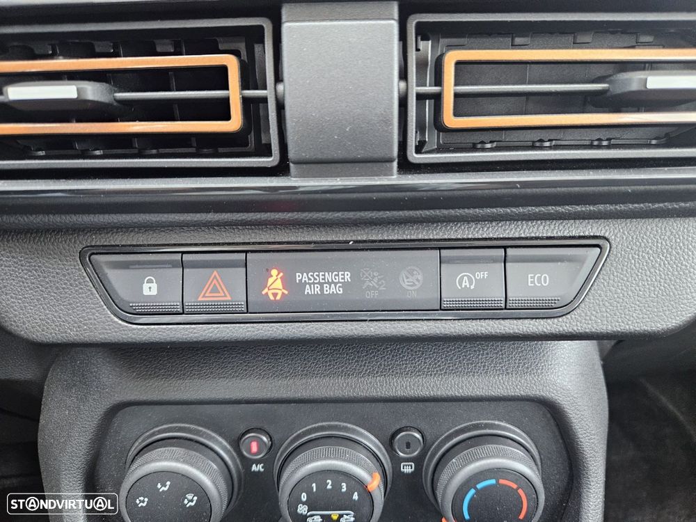 Dacia Sandero - 32