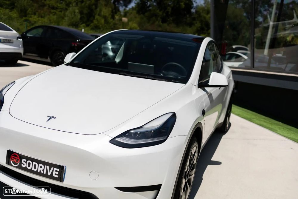 Tesla Model Y Standard - 12