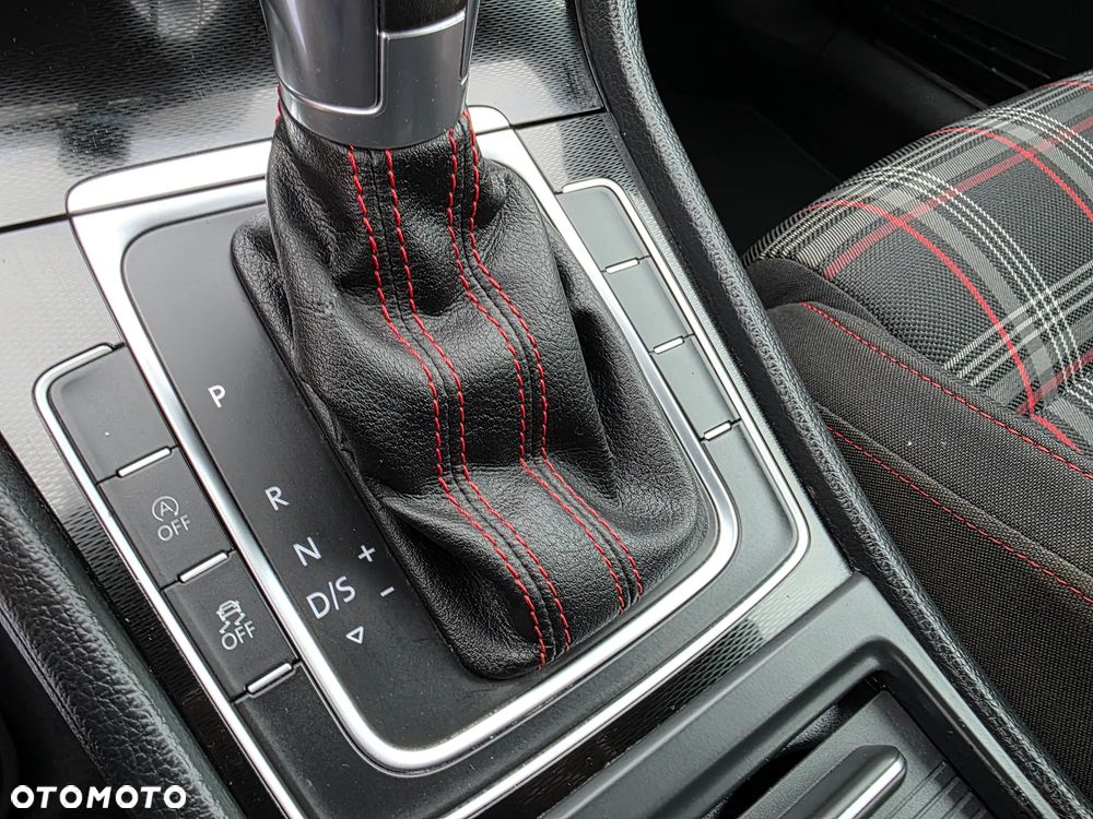 Volkswagen Golf 2.0 TSI BMT GTI Performance DSG - 22