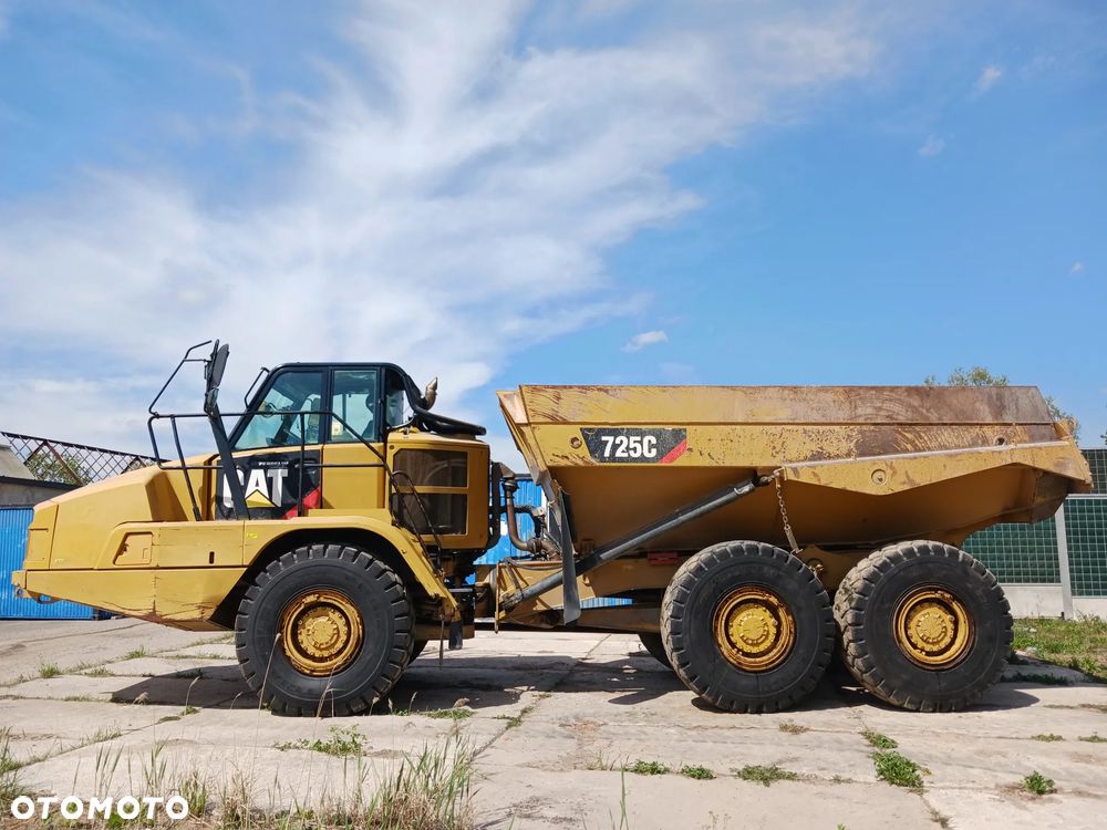 Caterpillar 725 C - 25