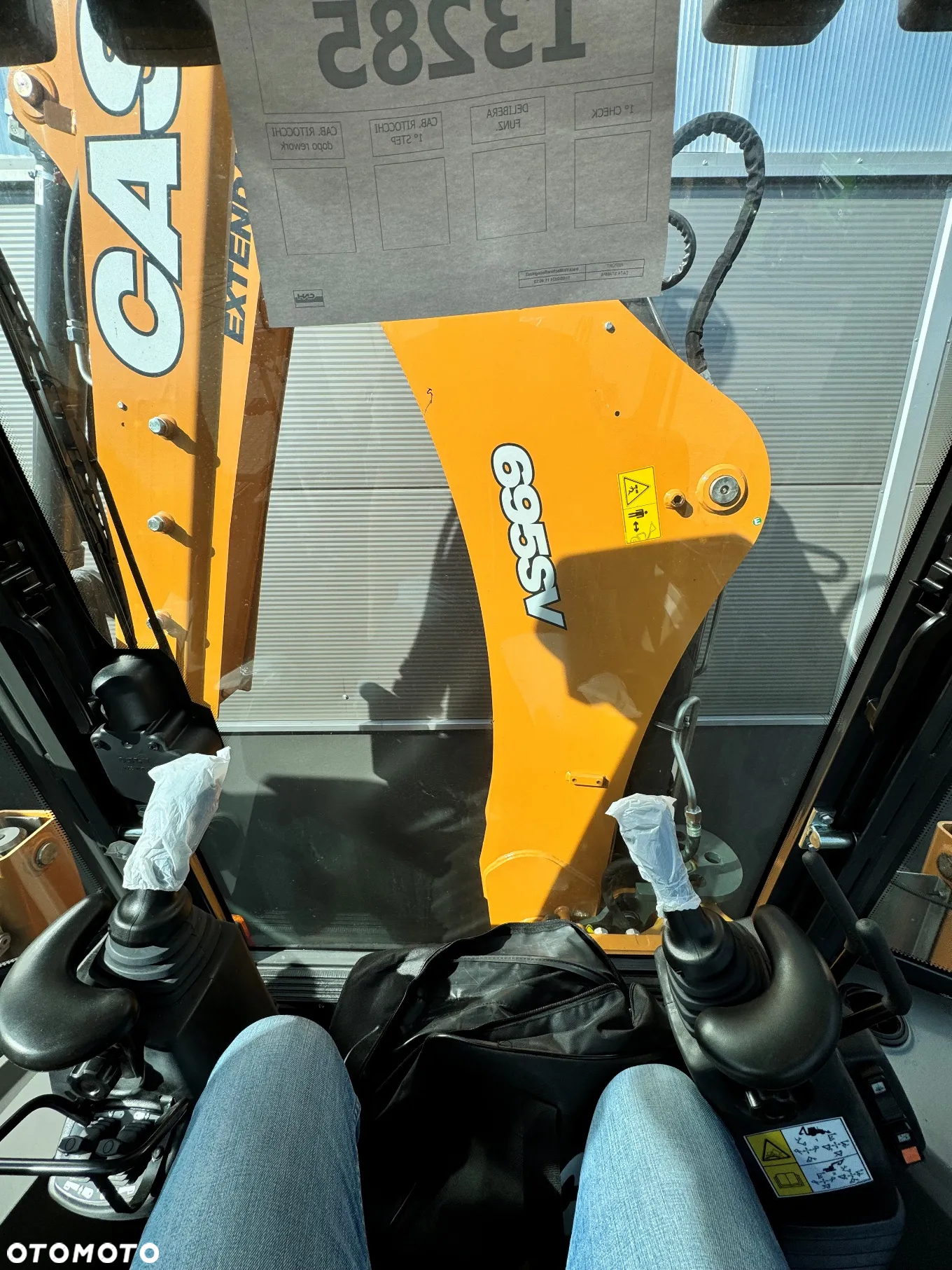 Case 695SV - 6