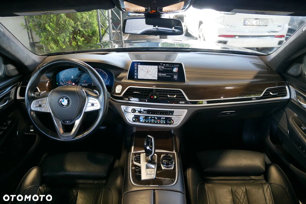 BMW Seria 7 750Li xDrive - 18