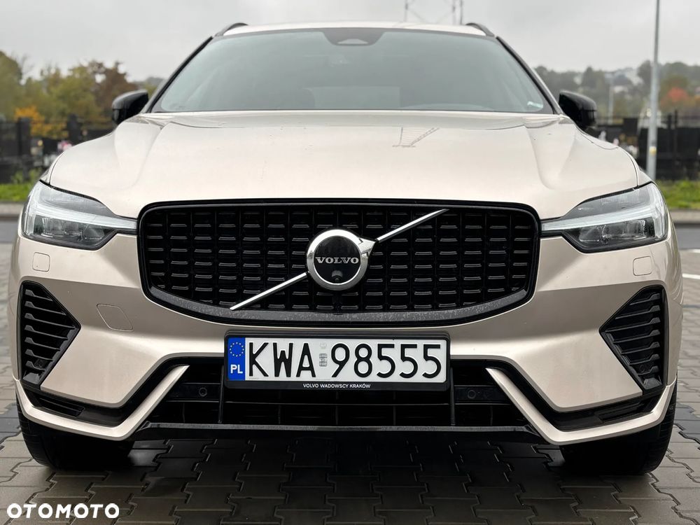 Volvo XC 60 T6 Plug-In Hybrid AWD Plus Dark - 3
