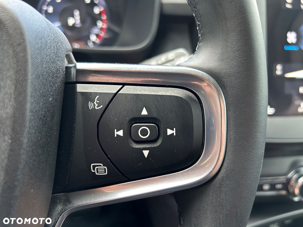 Volvo XC 40 T2 Essential - 11