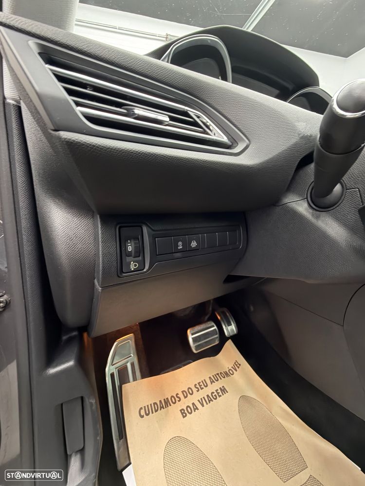 Peugeot 308 1.2 PureTech Allure Full LED EAT8 - 14