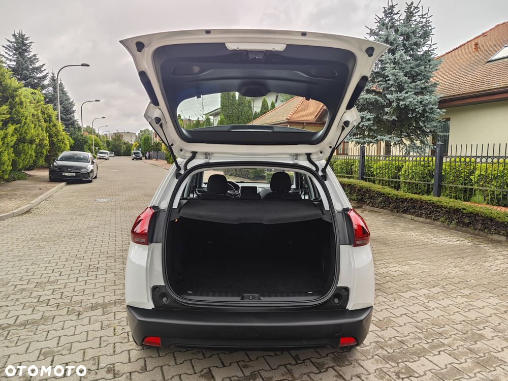 Peugeot 2008 1.2 Pure Tech Active S&S - 17
