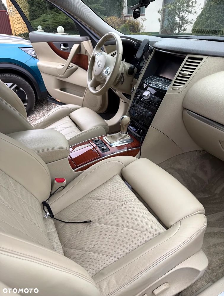 Infiniti Q70 3.7 Sport Tech EU6 - 7