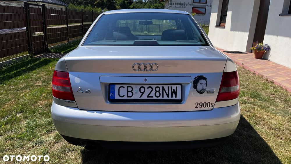 Audi A4 Limousine - 4