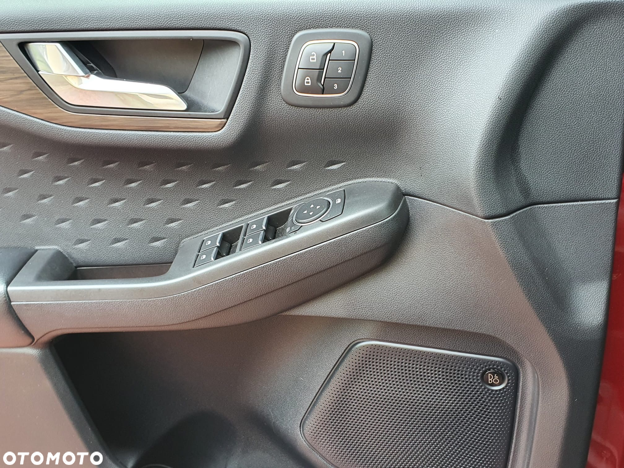 Ford Escape 2.0 EcoBoost AWD Titanium - 8