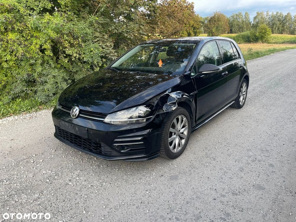 Volkswagen Golf - 1