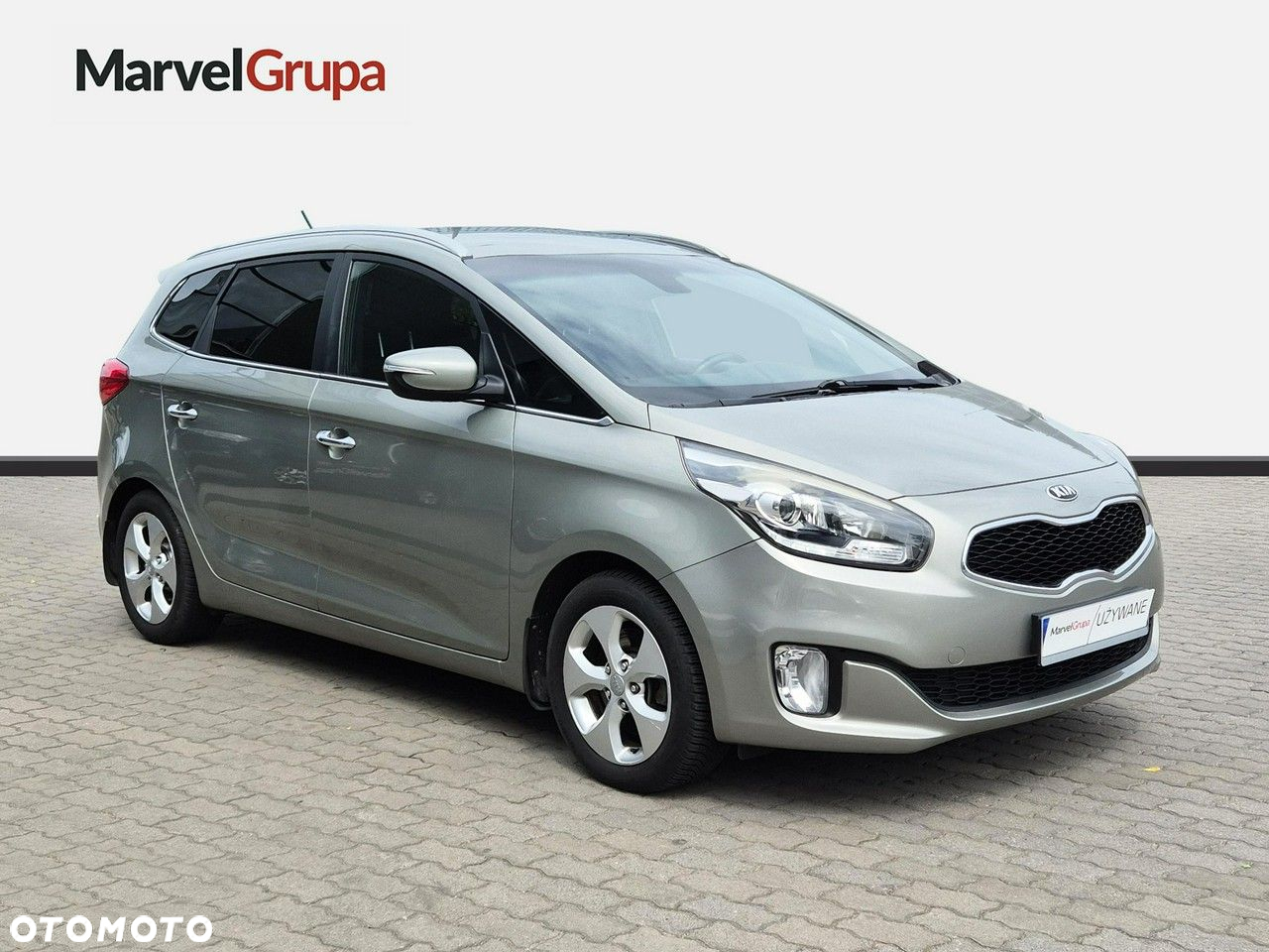 Kia Carens - 7
