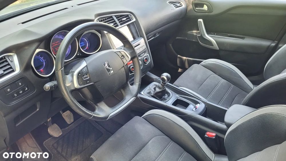 Citroën DS4 PureTech 130 Stop&Start SoChic - 11