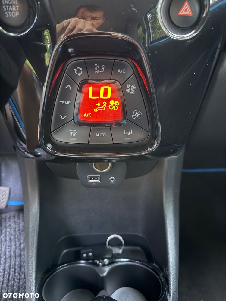 Toyota Aygo x-play touch - 16