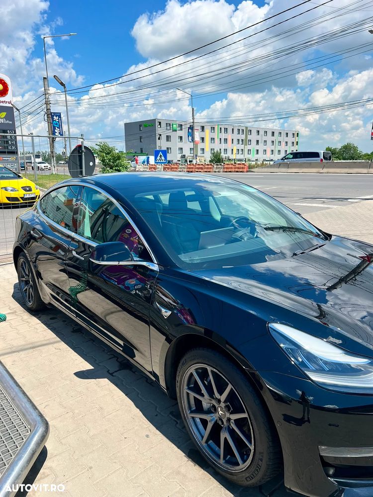 Tesla Model 3 - 5