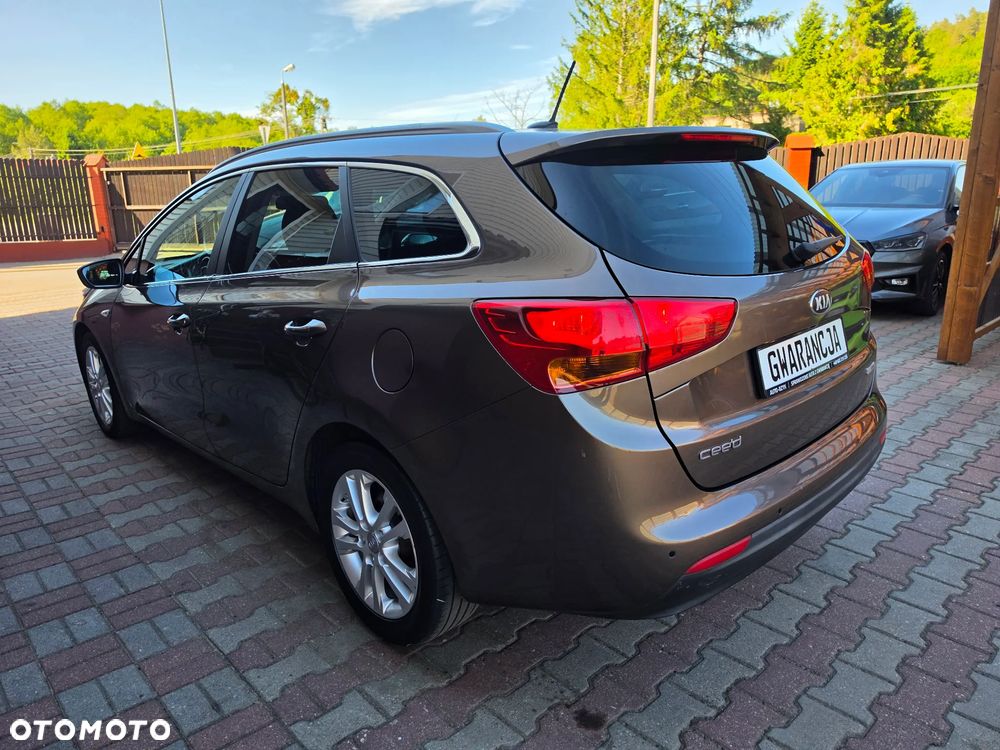 Kia Ceed 1.6 CRDi 128 ISG Spirit - 12